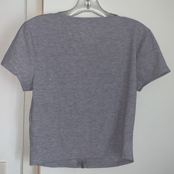 🌸2 for $12 NWOT Grey zip up shirt - Picture 2 of 4